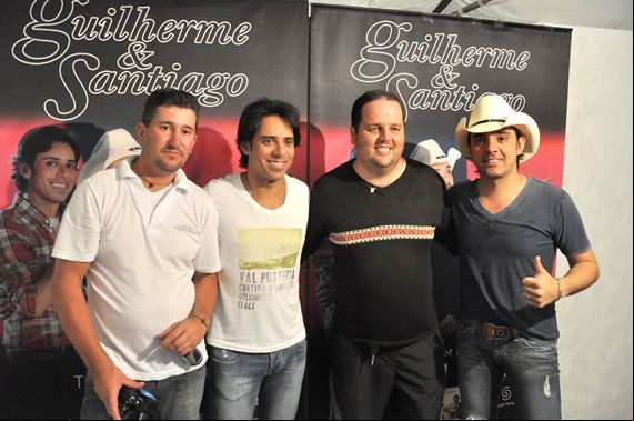 Show Guilherme e Santiago no aniversário de Juruaia-MG